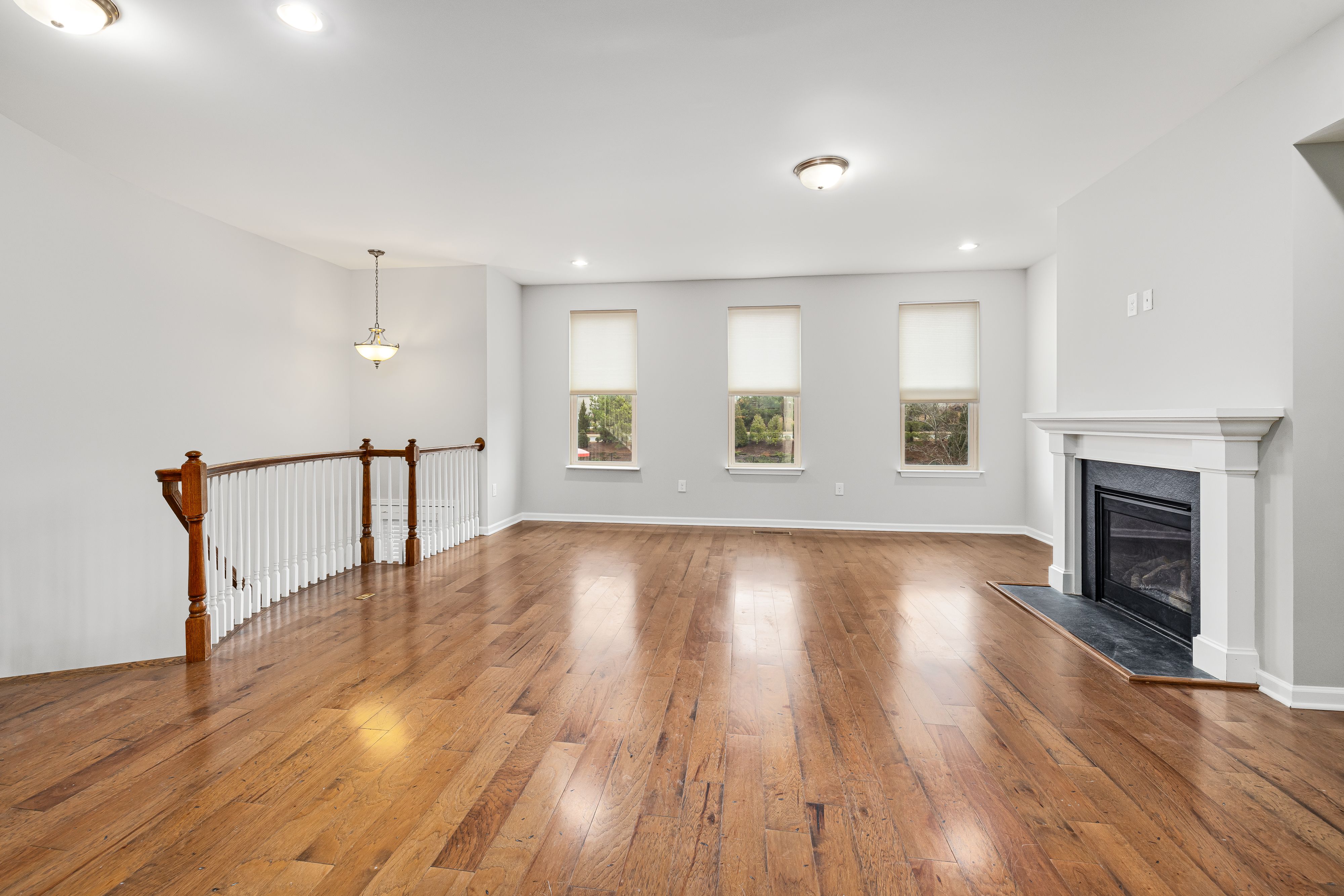 Laminate flooring service